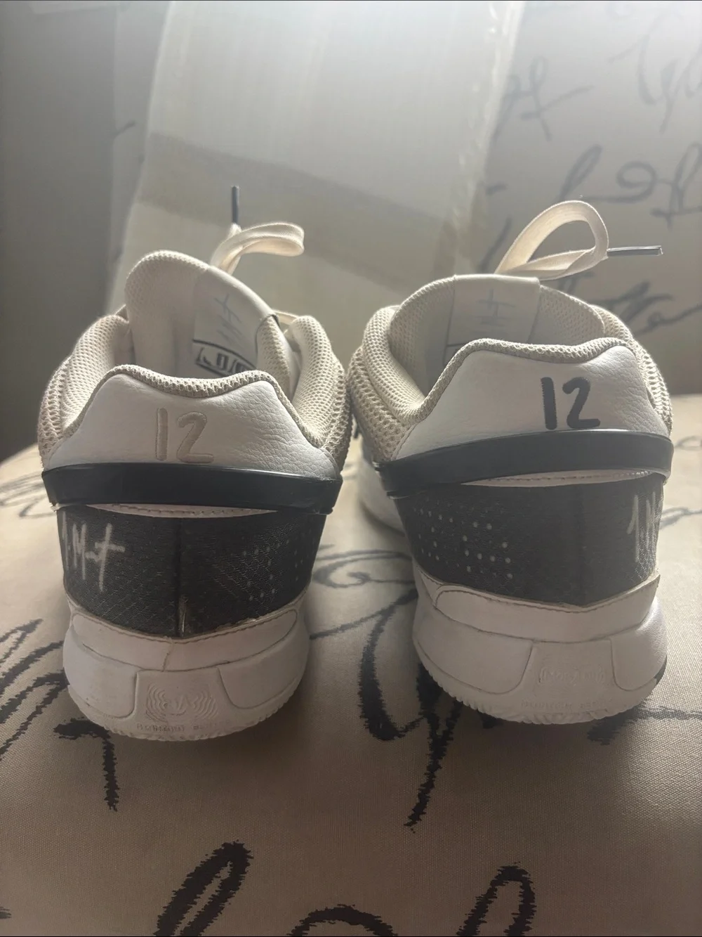 Nike men’s Cream and Black Low-Top Mesh Sneakers size 12